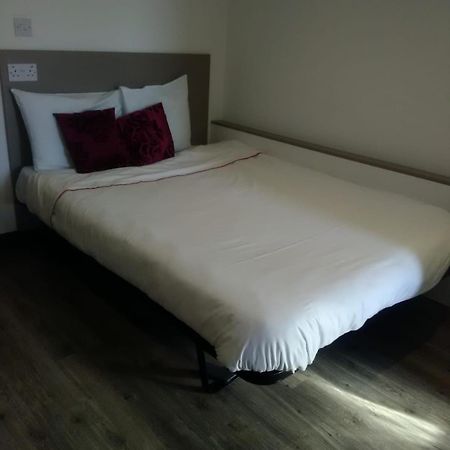 לוטון Peace Apartments - Luton מראה חיצוני תמונה