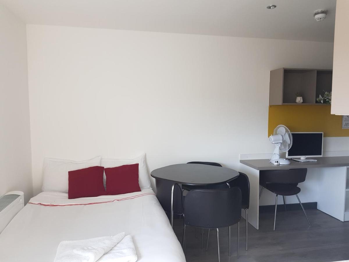 לוטון Peace Apartments - Luton מראה חיצוני תמונה