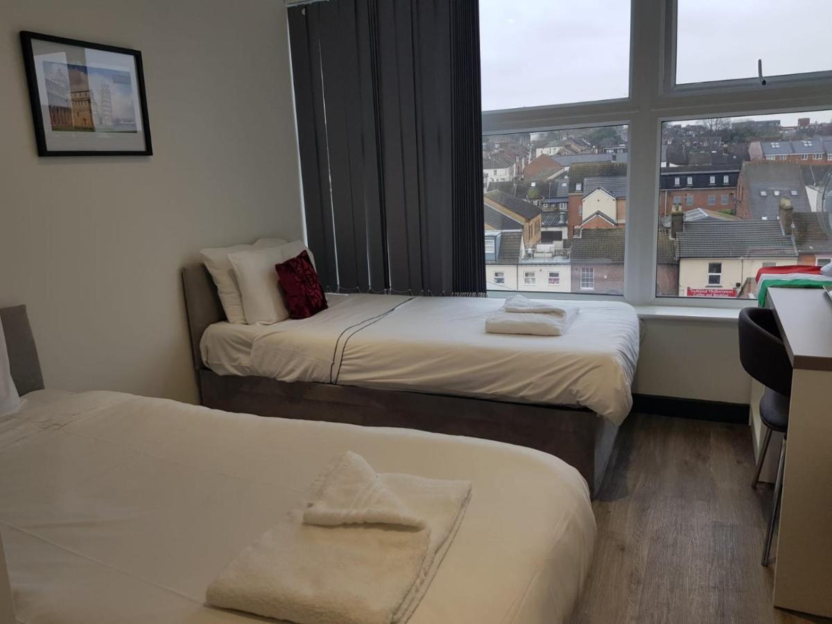לוטון Peace Apartments - Luton מראה חיצוני תמונה